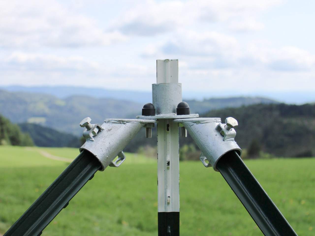 Variable Corner Solution Set T-Post - Image 9 of 10