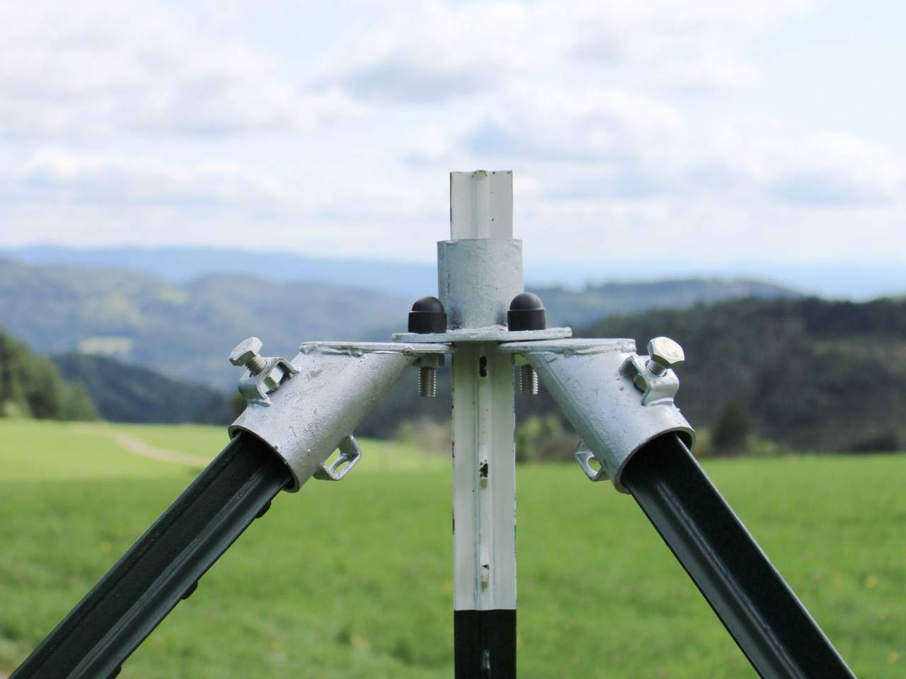 Variable Corner Solution Set T-Post - Image 9 of 10