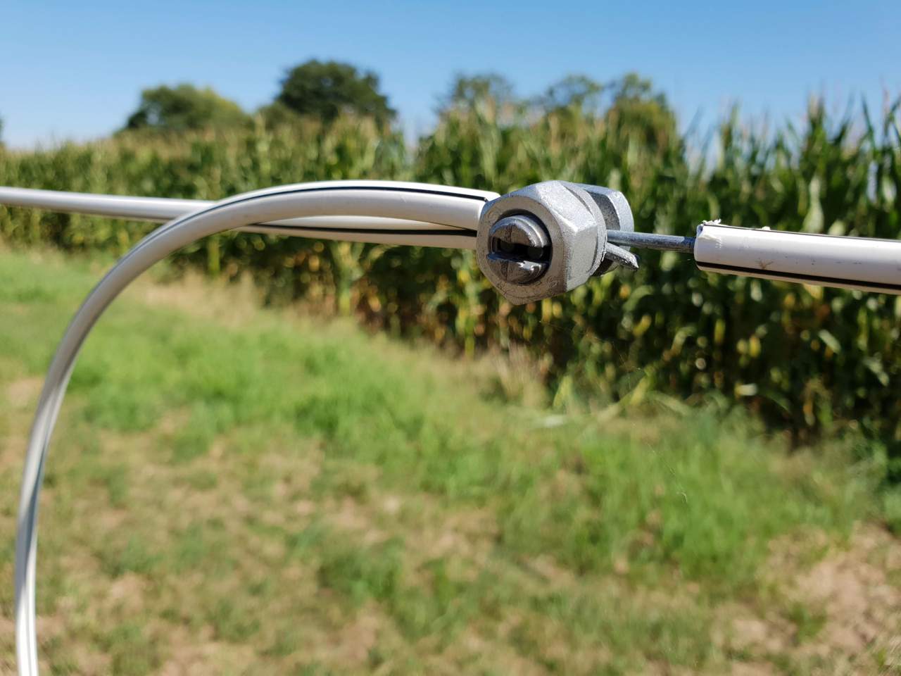 Wire Connecting Clamp - Image 5 of 9