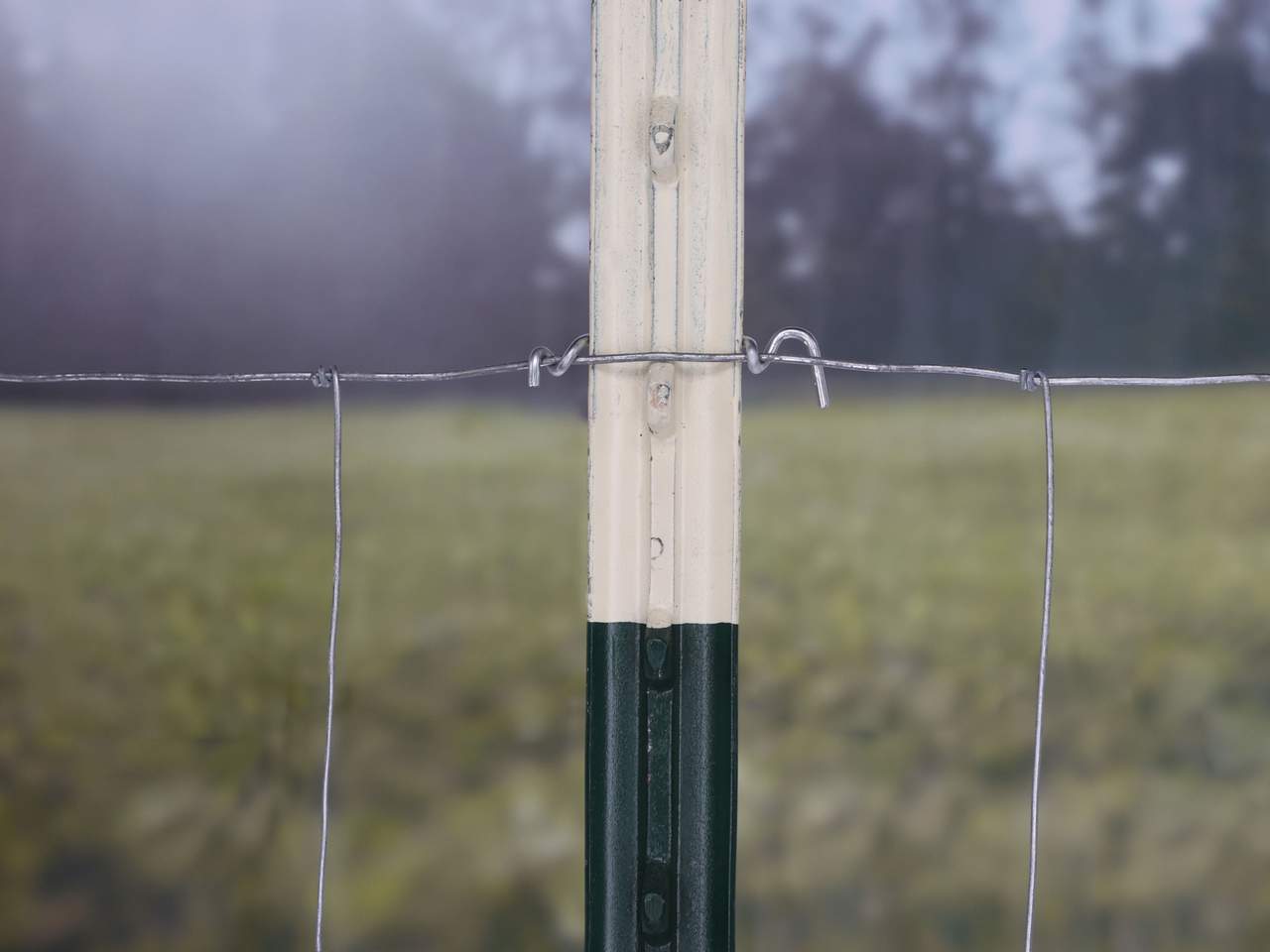 Fixing Clips for T-posts - Image 3 of 6