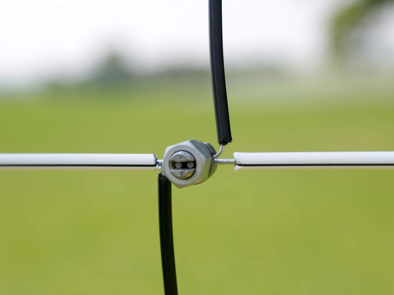 Wire Connecting Clamp - Image 3 of 9