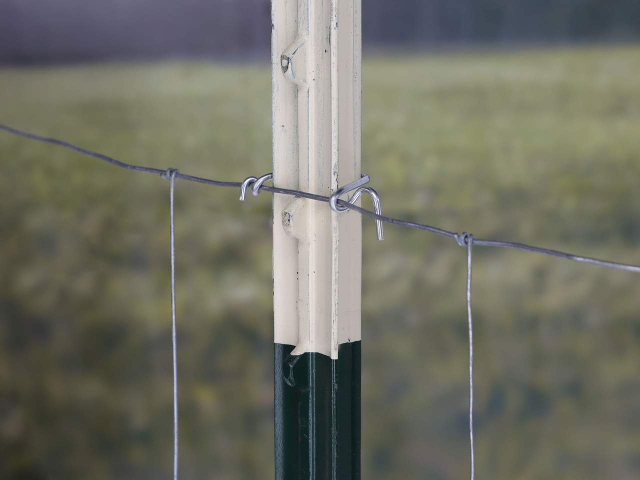 Fixing Clips for T-posts - Image 6 of 6