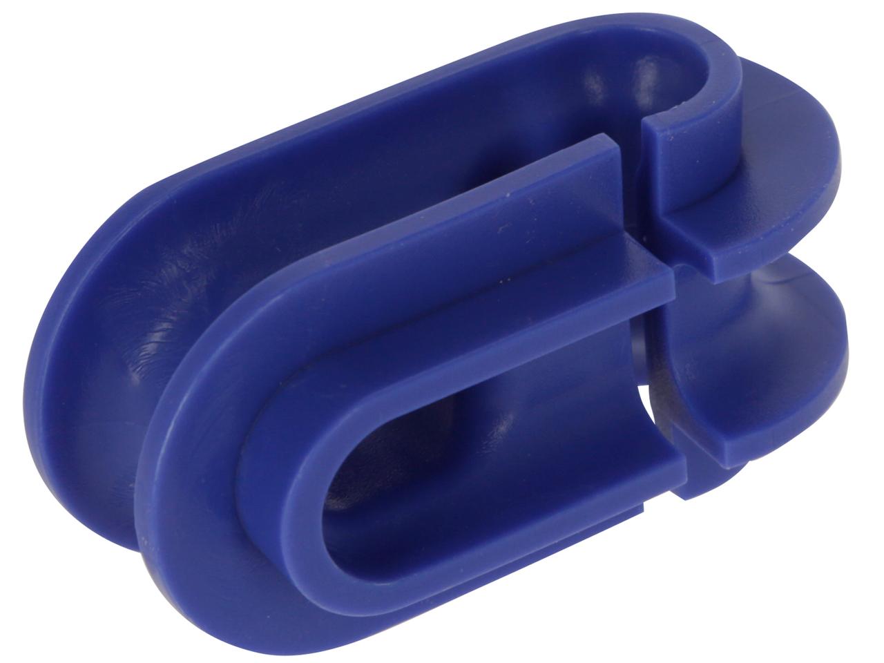 Strain insulator for electric rope