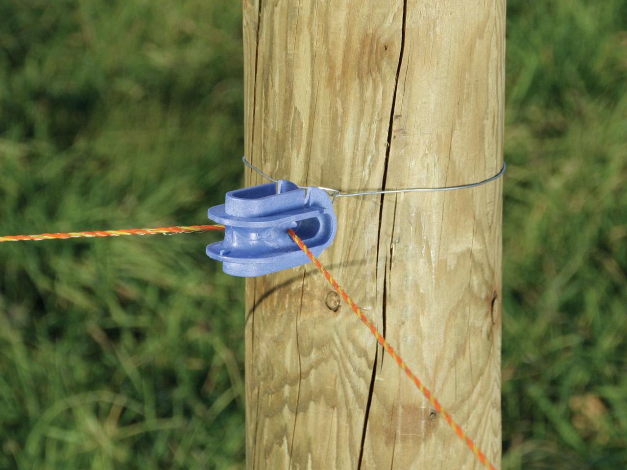 Strain insulator for electric rope
